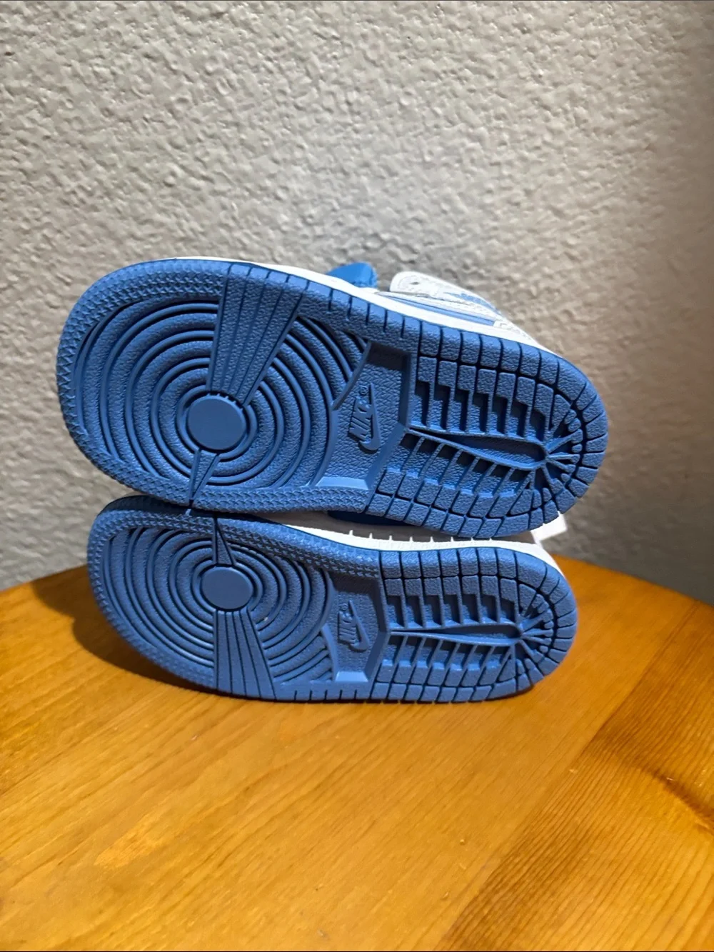 Nike Kids Blue and White Athletic Sneakers 5C